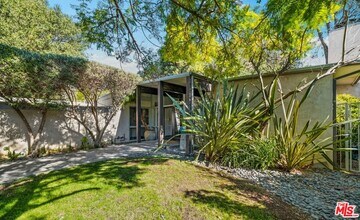 2530 Hutton Dr in Beverly Hills, CA - Building Photo - Building Photo
