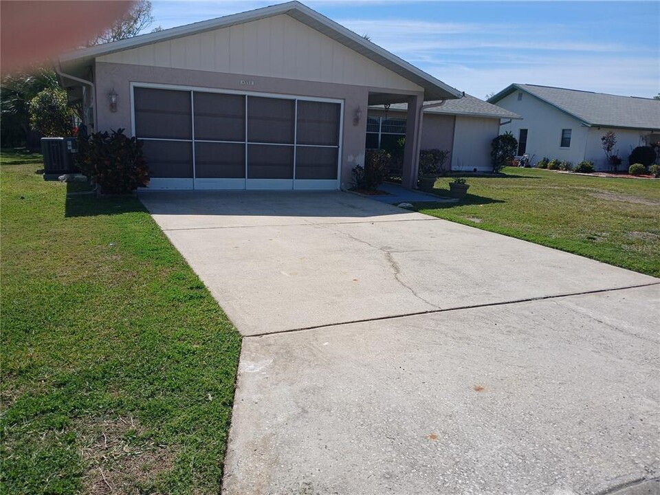 4558 Ingersol Pl in New Port Richey, FL - Building Photo