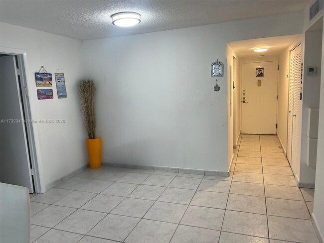 4101 Indian Creek Dr in Miami Beach, FL - Building Photo - Building Photo