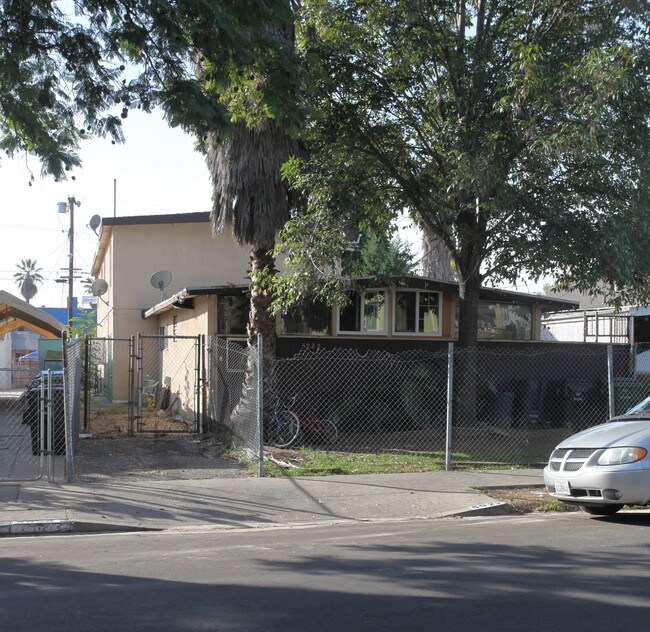 5922 Fayette St in Los Angeles, CA - Building Photo - Building Photo