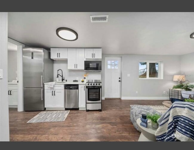 8042 S Bell St, Unit Ste A