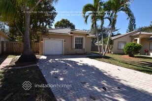 17150 NW 11th St in Pembroke Pines, FL - Building Photo