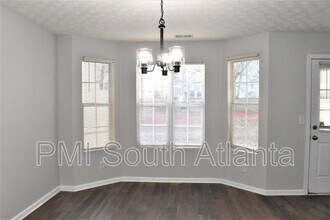 5798 Strathmoor Manor Cir in Lithonia, GA - Building Photo - Building Photo