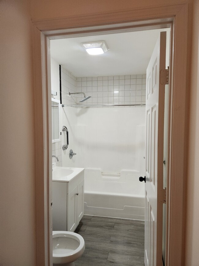 58 Burrell St, Unit #2 in Boston, MA - Building Photo - Building Photo