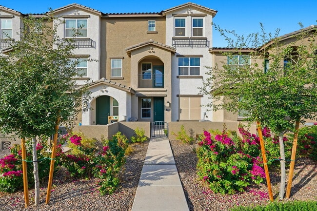 property at 1255 N Arizona Ave