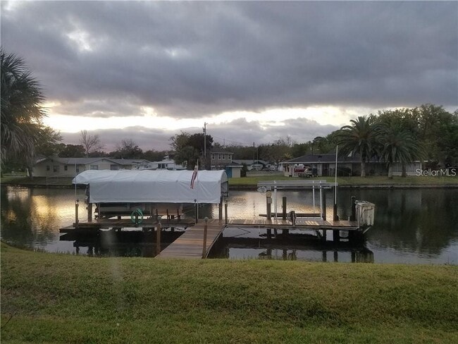 10906 W Cove Harbor Dr in Crystal River, FL - Building Photo - Building Photo