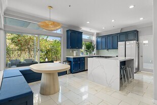 6807 E Pinnacle Pointe in Orange, CA - Building Photo