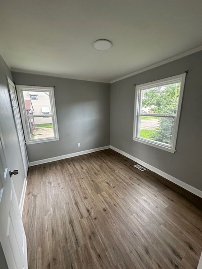 28253 Schram St-Unit -1 in Roseville, MI - Foto de edificio - Building Photo