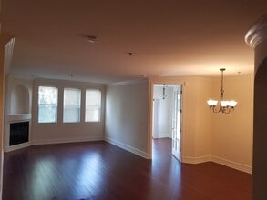 12745 Moorpark St, Unit 206 in Los Angeles, CA - Building Photo - Building Photo