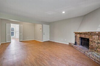 535 W Lookout Dr in Richardson, TX - Foto de edificio - Building Photo