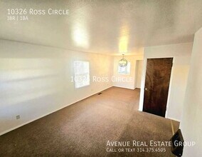 10326 Ross Cir in St. Louis, MO - Building Photo - Building Photo