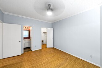 10137 Waterstone Dr in Houston, TX - Building Photo - Building Photo