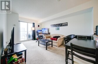 1346 Danforth Rd in Toronto, ON - Building Photo - Building Photo