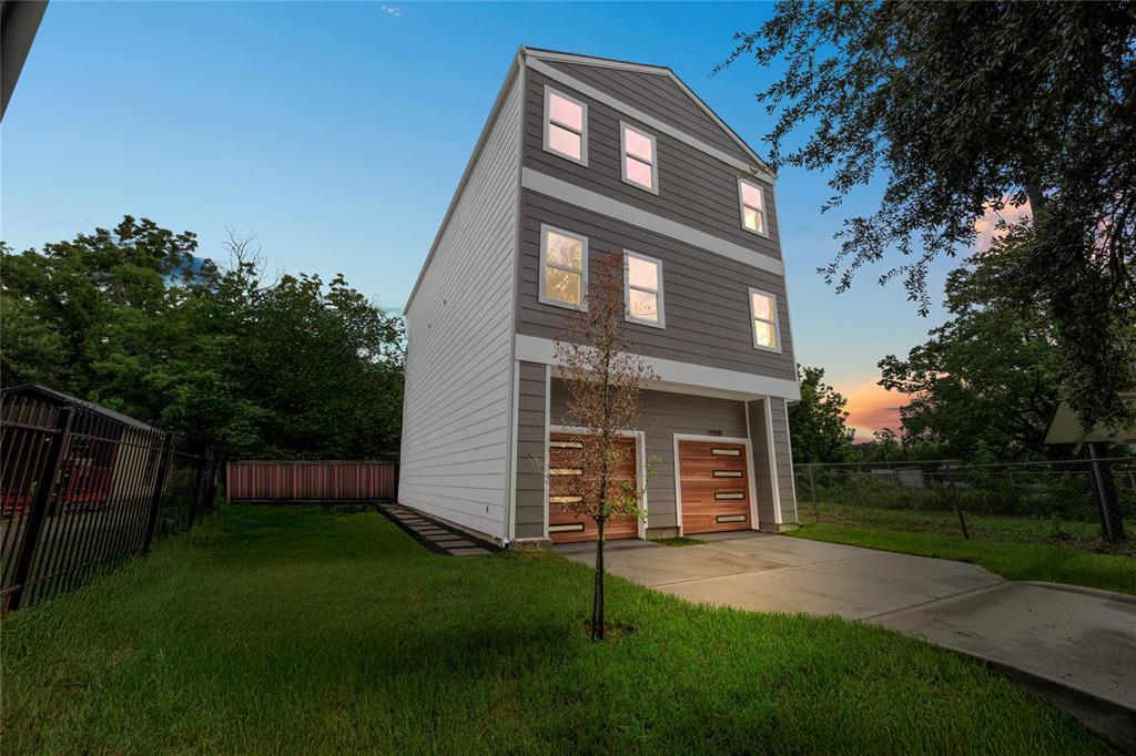 955 Elkhart St in Houston, TX - Building Photo