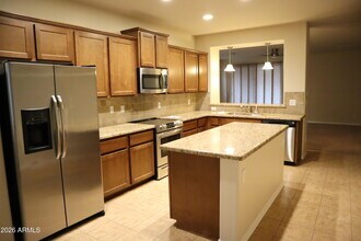 255 E Locust Dr in Chandler, AZ - Building Photo - Building Photo