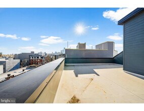 1800 W Girard Ave in Philadelphia, PA - Building Photo - Building Photo
