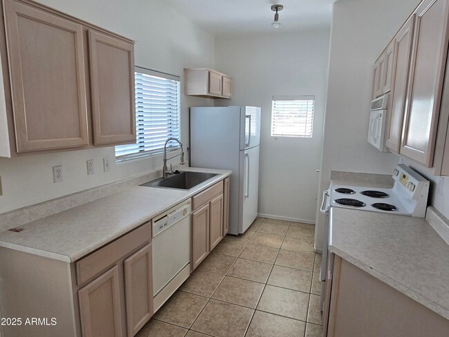 13818 N Saguaro Blvd in Fountain Hills, AZ - Building Photo - Building Photo