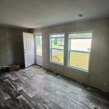 103 Pelican Dr in La Fontaine, IN - Building Photo - Building Photo