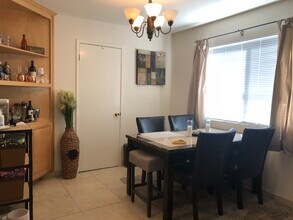 1064 Fremont St in Menlo Park, CA - Foto de edificio - Building Photo