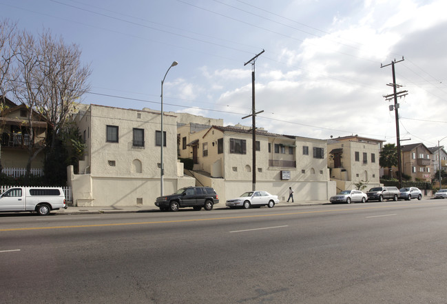 Virgil Court Apartments in Los Angeles, CA - Foto de edificio - Building Photo