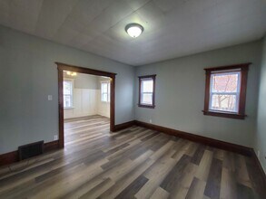 416 Riehl St in Waterloo, IA - Building Photo - Building Photo