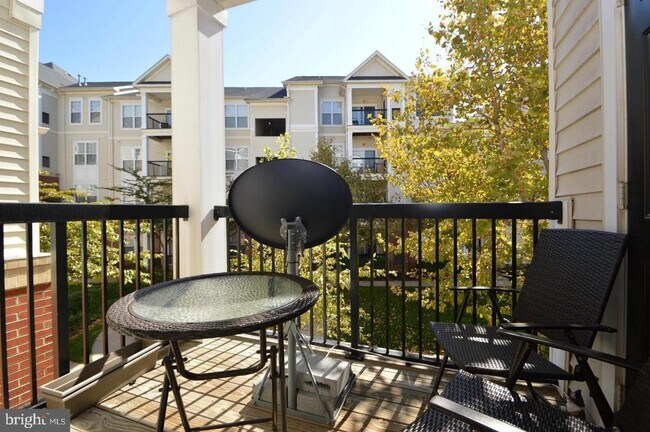 11329 Aristotle Dr in Fairfax, VA - Building Photo - Building Photo