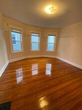 32 Raven St, Unit 1 in Boston, MA - Foto de edificio - Building Photo