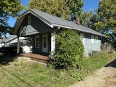property at 102 Kenworth Ave