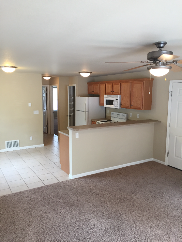 124 Evanlee Ct-Unit -A in Jefferson City, MO - Foto de edificio - Building Photo