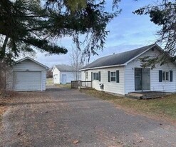 2215 S 5th Ave in Alpena, MI - Building Photo