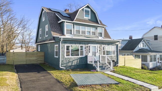 11 Seaview Ave in West Haven, CT - Building Photo - Building Photo