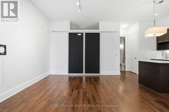 100 Harrison Garden Blvd in Toronto, ON - Building Photo - Building Photo