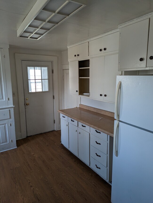 134 Hillsdale Street, Unit 5 in Hillsdale, MI - Foto de edificio - Building Photo