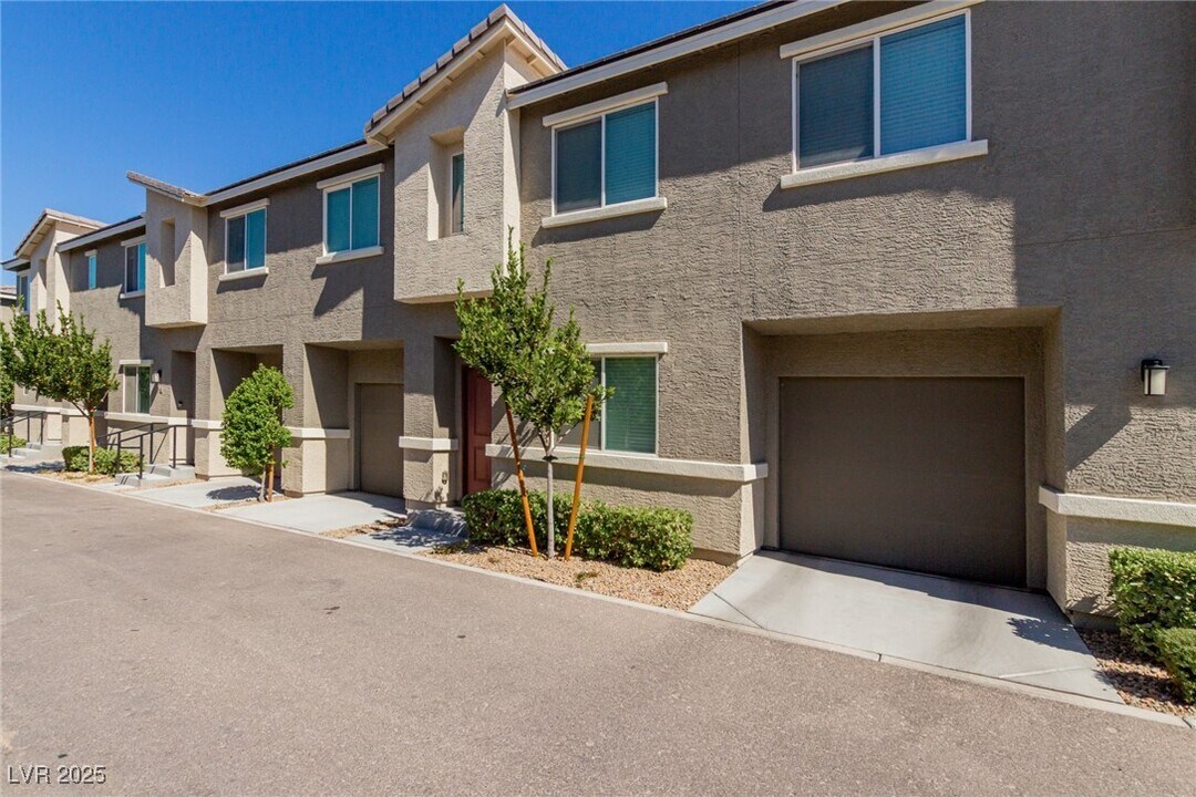 12186 Scarlet Ember Rd in Las Vegas, NV - Building Photo