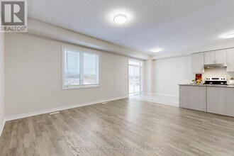 36 Hillcroft Wy in Kawartha Lakes, ON - Building Photo - Building Photo