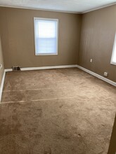 1519 N Raynor Ave in Joliet, IL - Building Photo - Building Photo