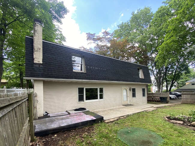 property at 318 Harrington Ave
