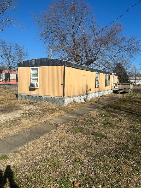 1251 S Pumpkin Ln in Joplin, MO - Foto de edificio