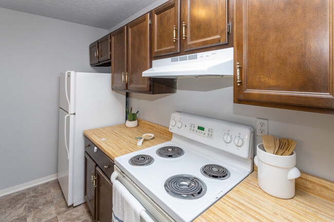 High Park Apartments in New Albany, IN - Building Photo - Interior Photo