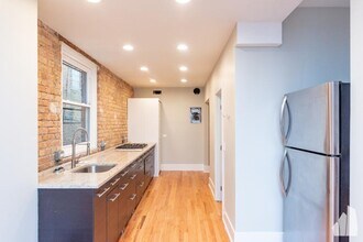 1122 W Addison St in Chicago, IL - Building Photo - Building Photo