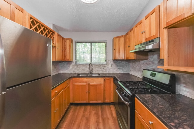 5127 Galbraith Cir in Stone Mountain, GA - Building Photo - Building Photo