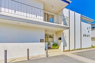 Cedar Court Apartments in Bellflower, CA - Foto de edificio - Building Photo