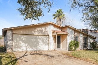 15614 Mendocino Dr in Houston, TX - Foto de edificio - Building Photo