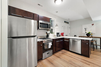 2207 W 18th St in Chicago, IL - Building Photo - Building Photo