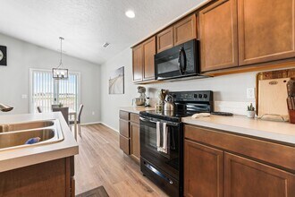 12807 Carkhill St in Caldwell, ID - Building Photo - Building Photo