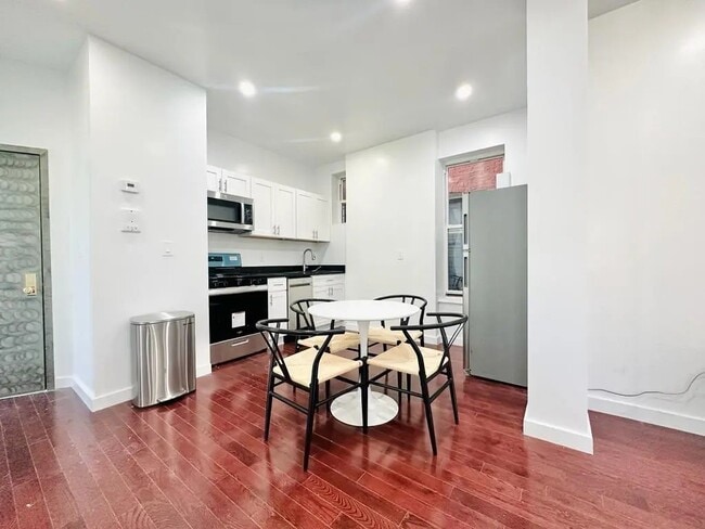 Furnished room/NOT APARTMENT in Brooklyn, NY - Building Photo - Building Photo