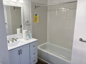 238 North St, Unit 1 in Weymouth, MA - Building Photo - Building Photo