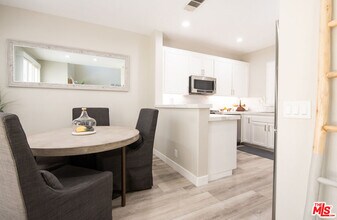 596 Fenwick Way in Simi Valley, CA - Building Photo - Building Photo