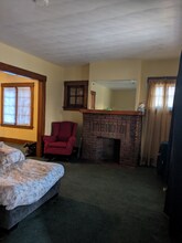 512 E Philadelphia Ave in Youngstown, OH - Foto de edificio - Building Photo