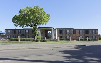 The Atrium At 5606 in Houston, TX - Building Photo - Building Photo